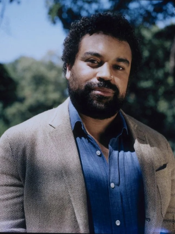 Alexandre White